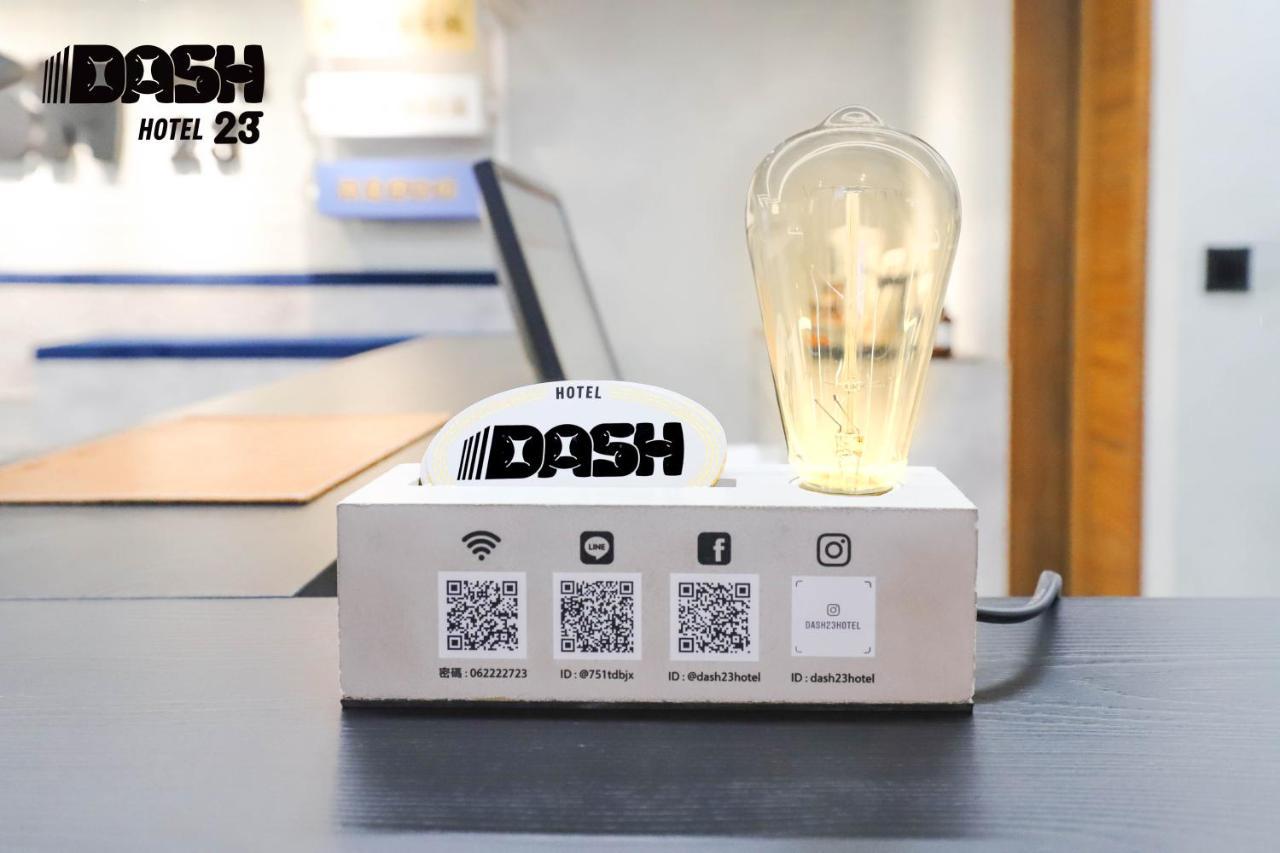 Dash 23 Hotel Tainan Extérieur photo