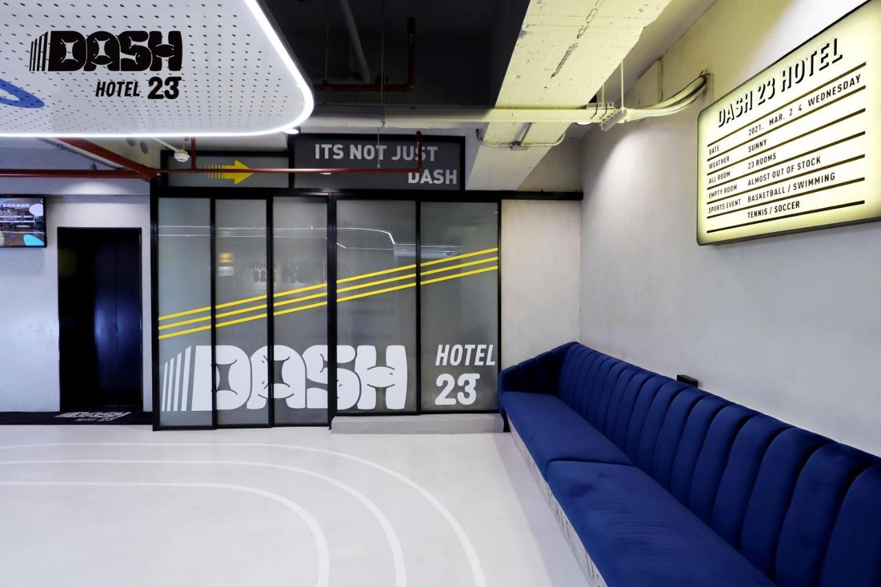 Dash 23 Hotel Tainan Extérieur photo