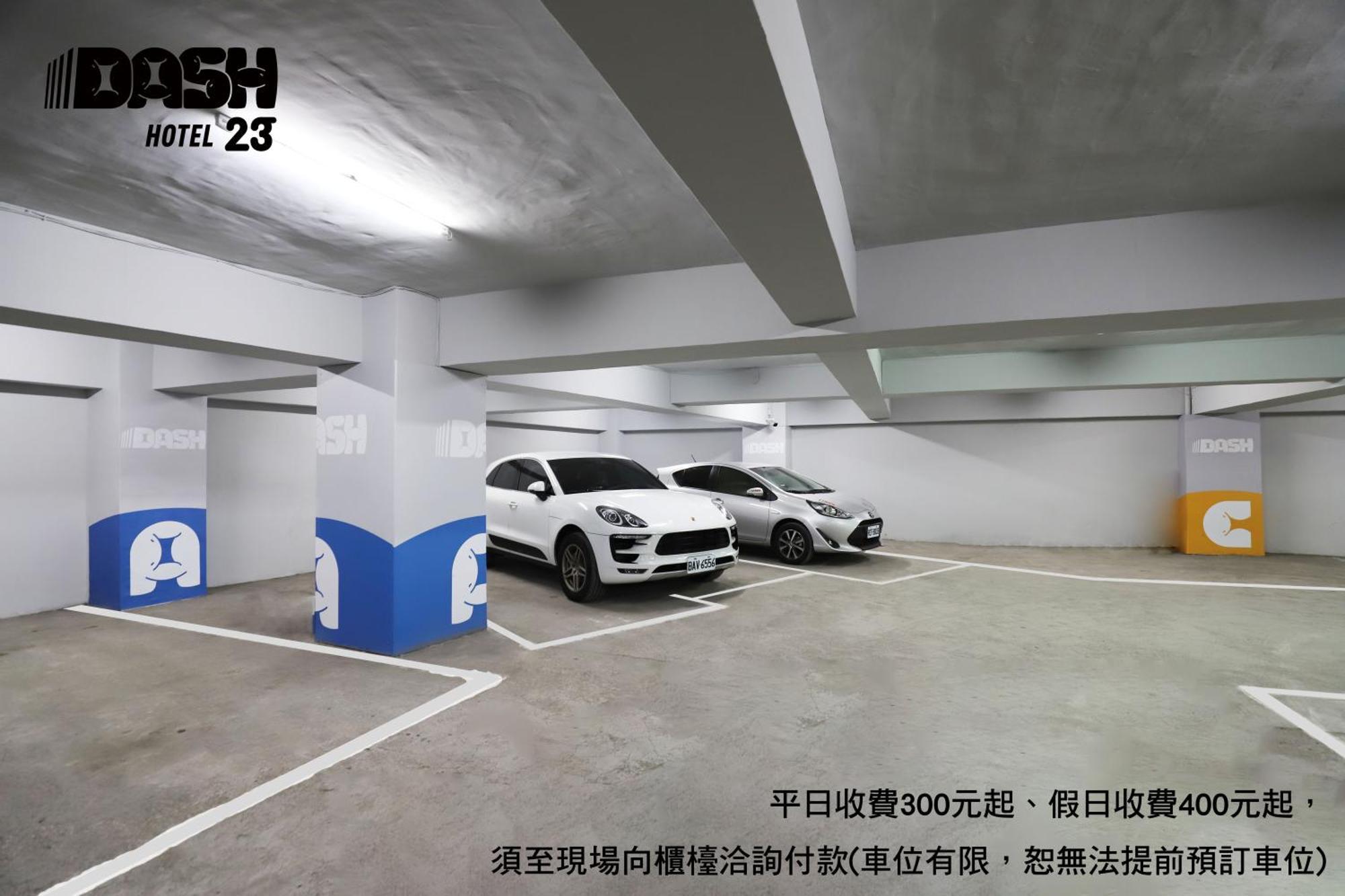 Dash 23 Hotel Tainan Extérieur photo