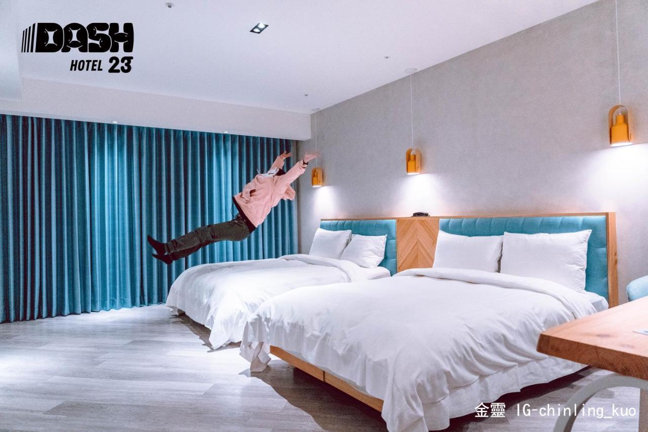 Dash 23 Hotel Tainan Extérieur photo