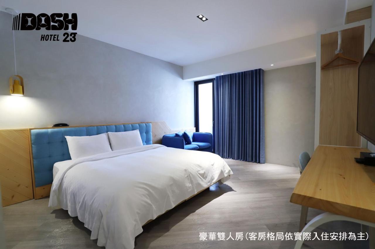 Dash 23 Hotel Tainan Extérieur photo