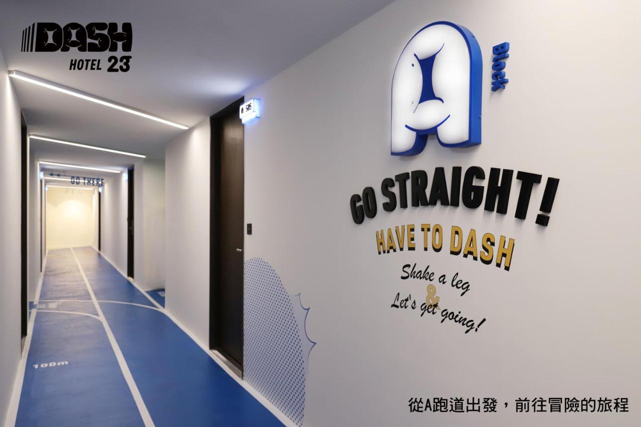 Dash 23 Hotel Tainan Extérieur photo
